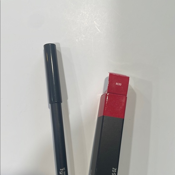 MAC Cosmetics Lip Pencil - Red - Picture 2 of 3